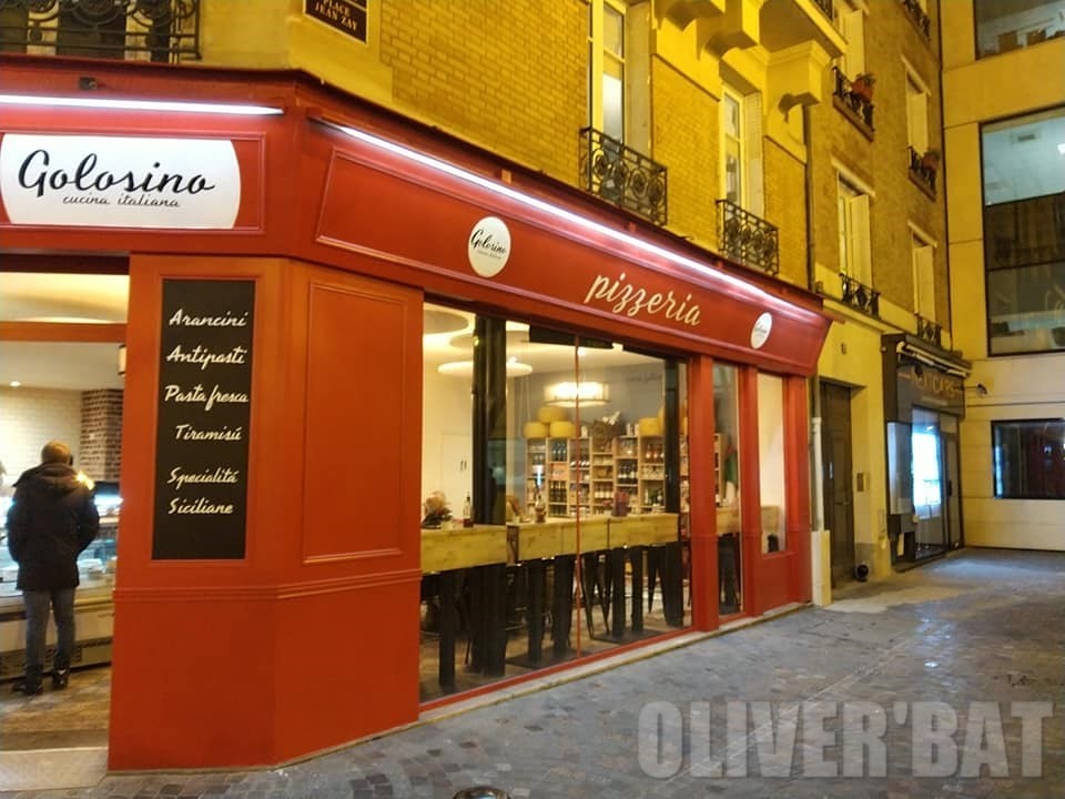 Peintures, corniches leds et moulures extérieures pour restaurant Pizzeria