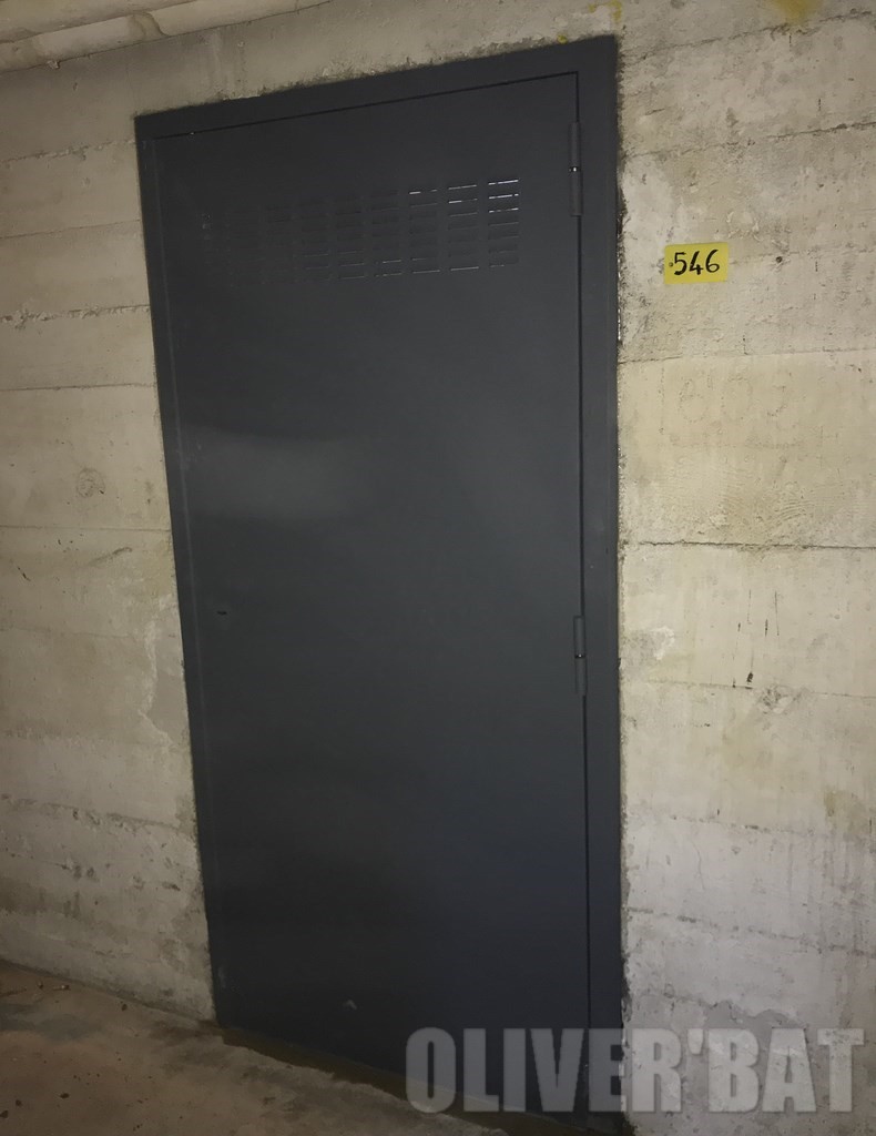 Fourniture et pose d'un bloc porte blindée de cave